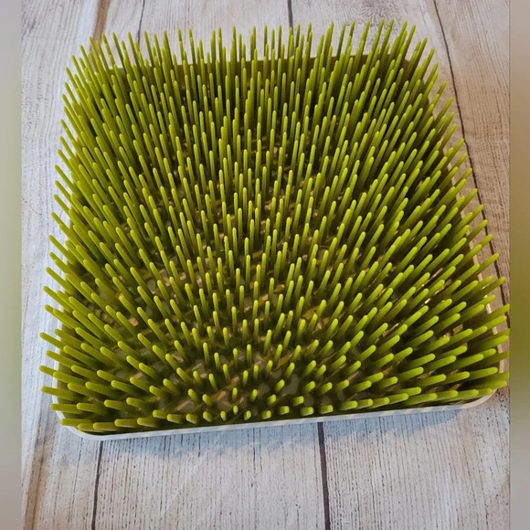 Boon Grass Countertop Drying Rack. Perfect for bottles or any hand washed items - Picture 5 of 5